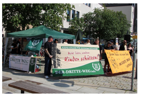 Bericht des Der Dritte Weg zu ihrer "Kundgebung gegen Kinderschänder“ in Deggendorf