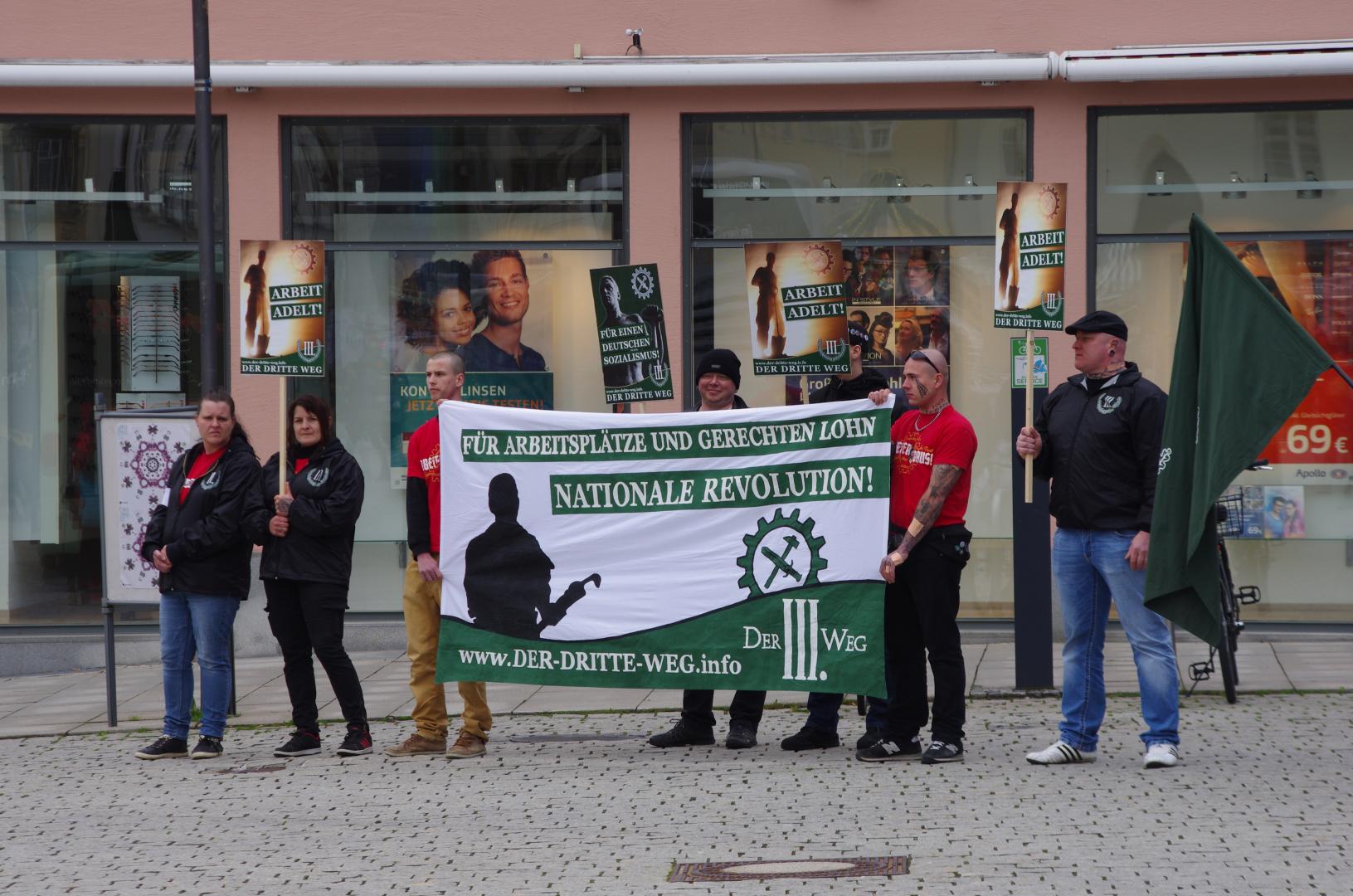 Abgeklebte Tatoos bei Mobiveranstaltung in Deggendorf