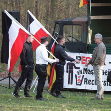 Gerald Hübner begrüßt NPD - PEGIDA Havelland Demo (2016) (Quelle: FlickR Presseservice Rathenow)