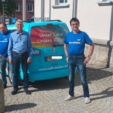 Wahlkampd mit Stadler (rechts) und Henkel (ganz rechts) (Quelle: Facebook)
